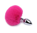 Plug anal rose vif en métal chromé avec pompon fourrure synthétique, idéal pour la sissification et le fétichisme sur Sissyshop