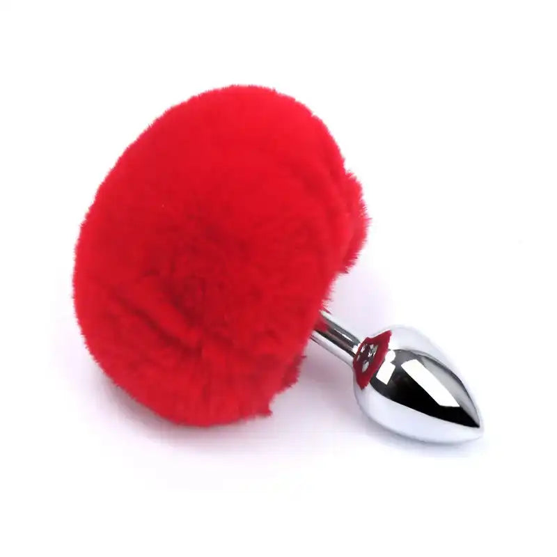 Plug anal en métal chromé avec pompon rouge doux, idéal pour la sissification et le fétichisme sur Sissyshop