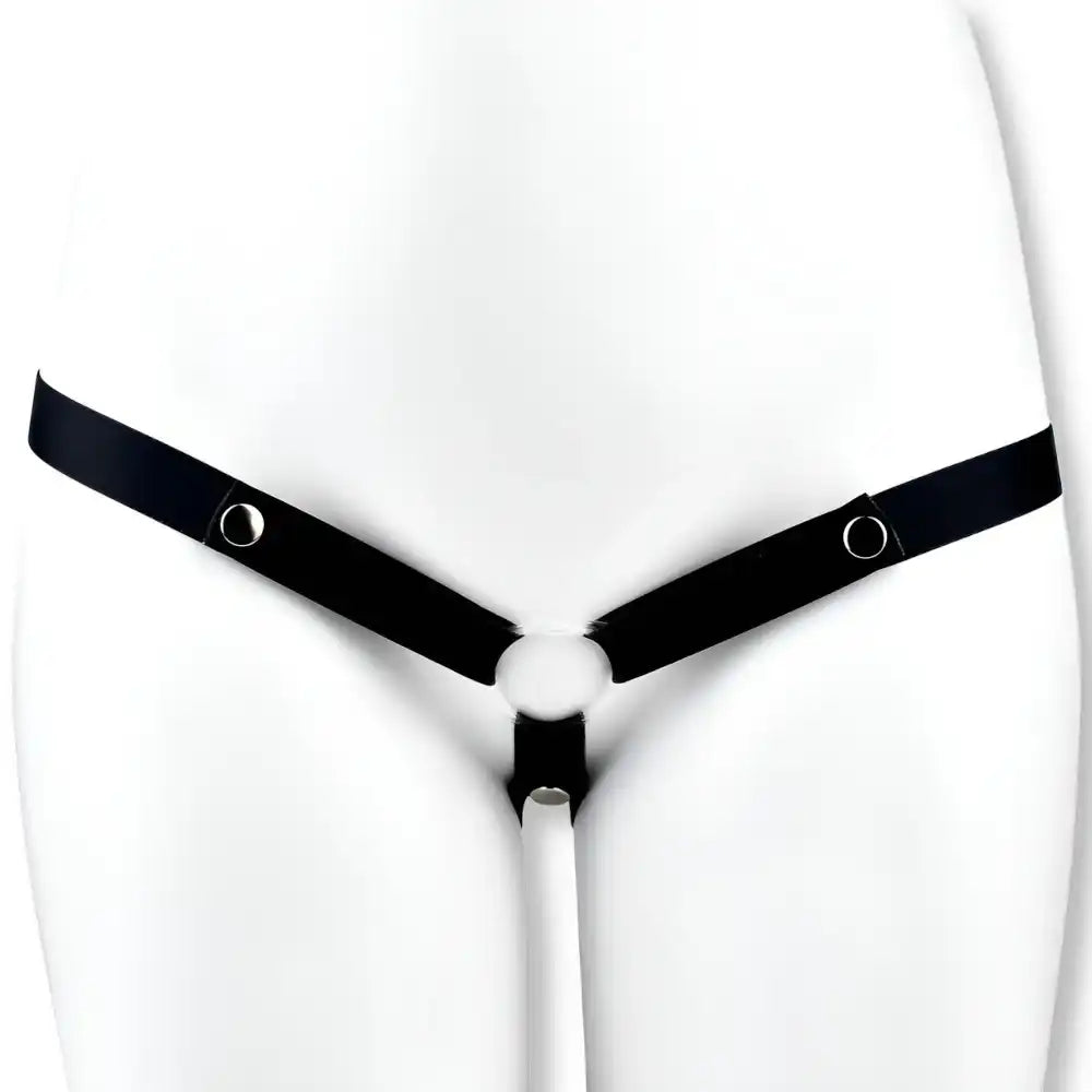 Modèle noir de la ceinture de chasteté en cuir PU à triple maintien sur mannequin, un harnais minimaliste idéal pour stabiliser votre cage de chasteté pour homme lors de vos séances de sissification sur sissyshop.