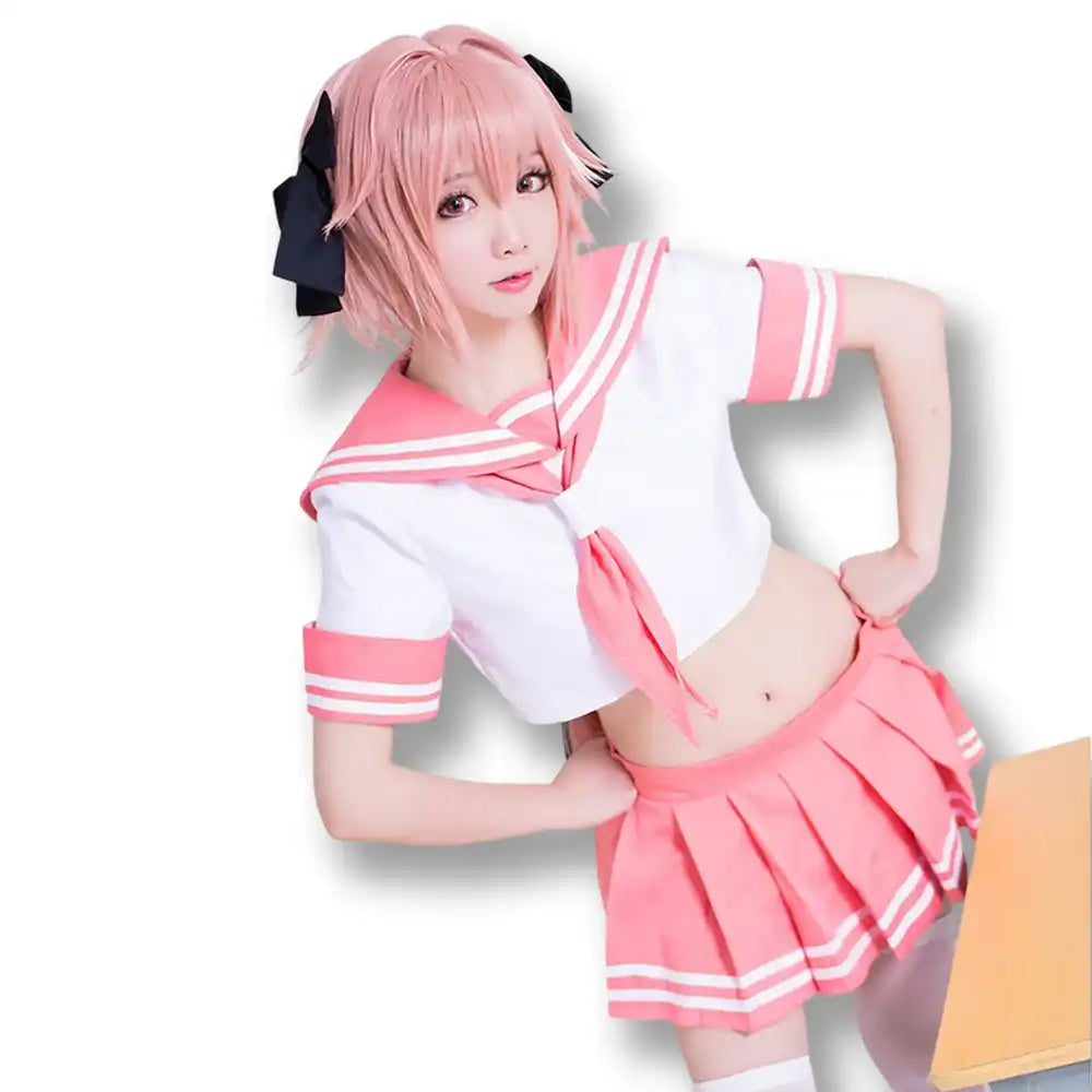 Tenue de sissification rose et blanche avec jupe plissée, idéale pour la féminisation et le crossdressing sur Sissyshop