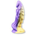 Dragon Dildo Arcane Impérial en silicone souple aux teintes violet et doré avec crête texturée, fantasy dildo et accessoire de sissification pour la féminisation sur Le Sissyshop.