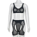 Présentation sur mannequin de face de l'ensemble lingerie noir transparent à trois pièces, idéal pour la sissification.