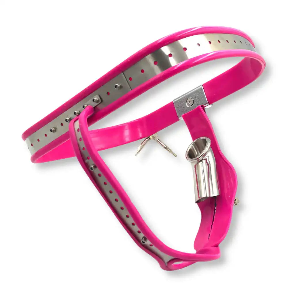 Vue latérale inclinée dévoilant le tube de la cage de chasteté en acier poli, l'accessoire ultime pour parfaire vos moments de soumission sur sissyshop.