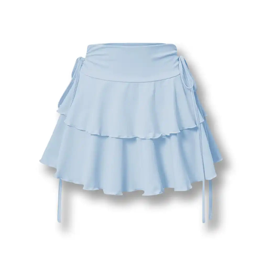 Déclinaison bleu ciel pastel de cette jupe sexy à volants superposés, idéale pour un look frais et innocent sur la boutique sissyshop.