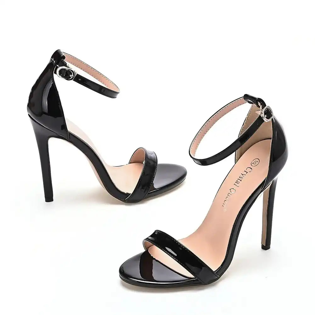 Sandales noires en cuir verni à talons hauts pour la féminisation et le crossdressing, idéales pour la sissification sur Sissyshop
